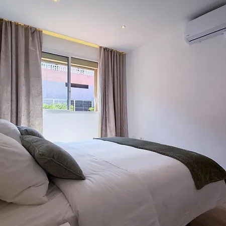 Cozy Modern 2-bed In Apartment *