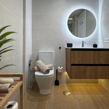 Cozy Modern 2-bed In *