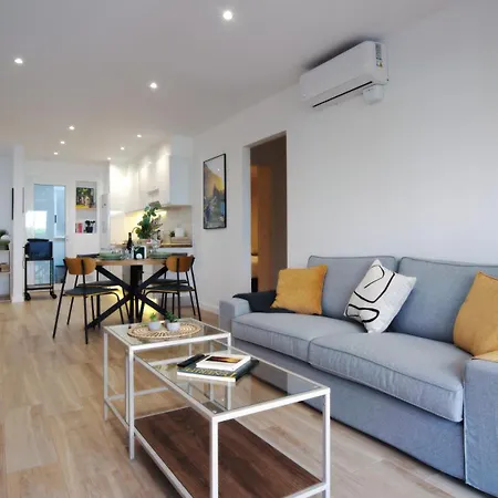 דירה Cozy Modern 2-bed In אדחה
