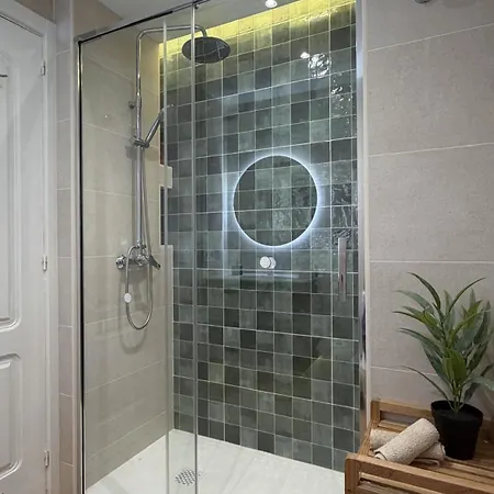 דירה Cozy Modern 2-bed In
