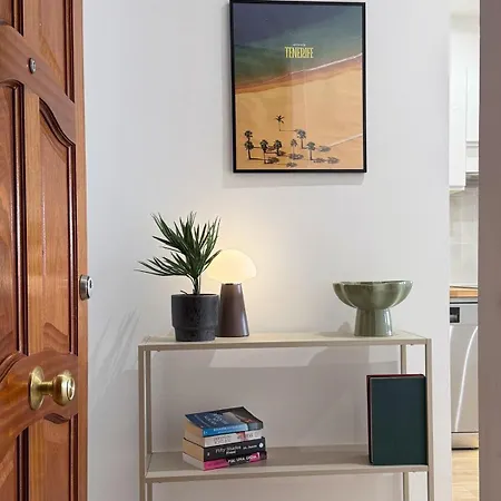 Cozy Modern 2-bed In